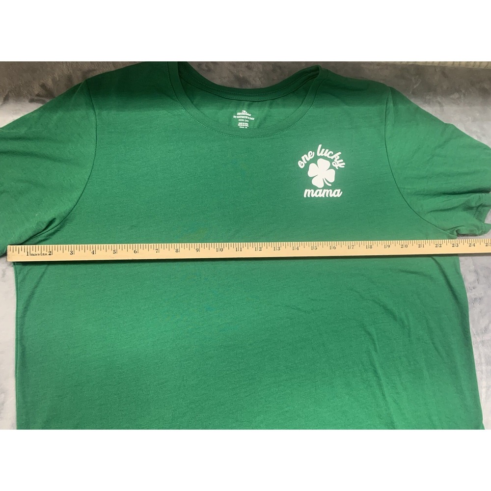 Celebrate St. Patrick's Day luck green shamrock T-shirt women's L - Picture 5 of 8